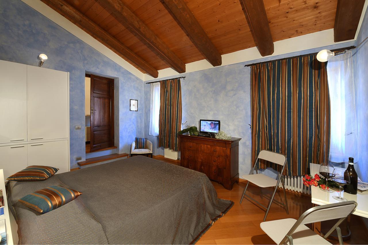 Notte In Langa Bed and Breakfast La Morra Buitenkant foto